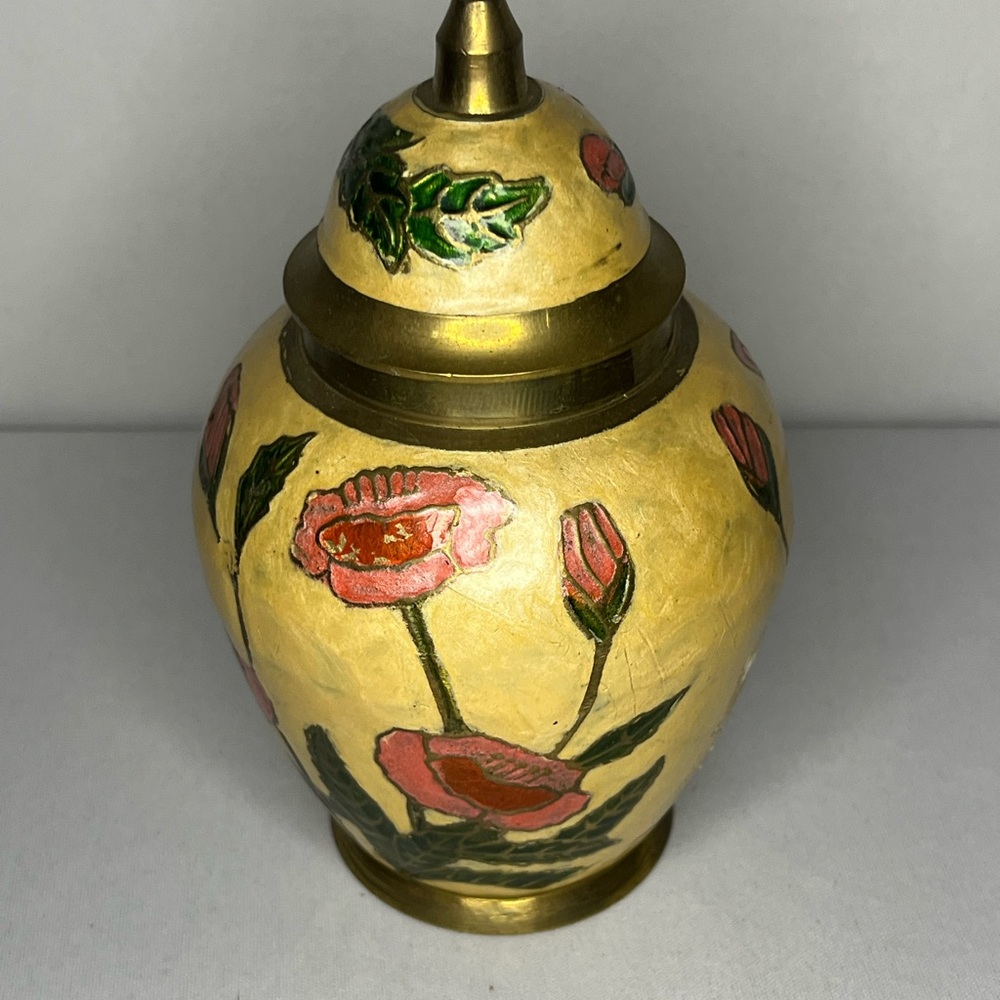 Brass ginger jar with lid.